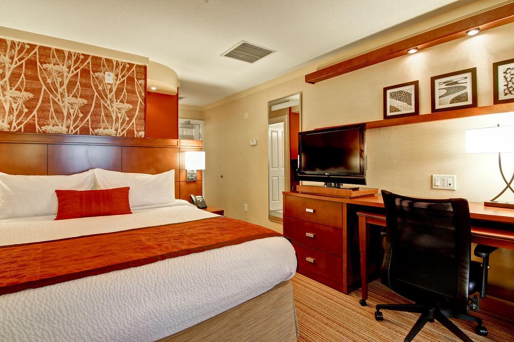 Courtyard By Marriott Waterloo St. Jacobs Ξενοδοχείο Εξωτερικό φωτογραφία